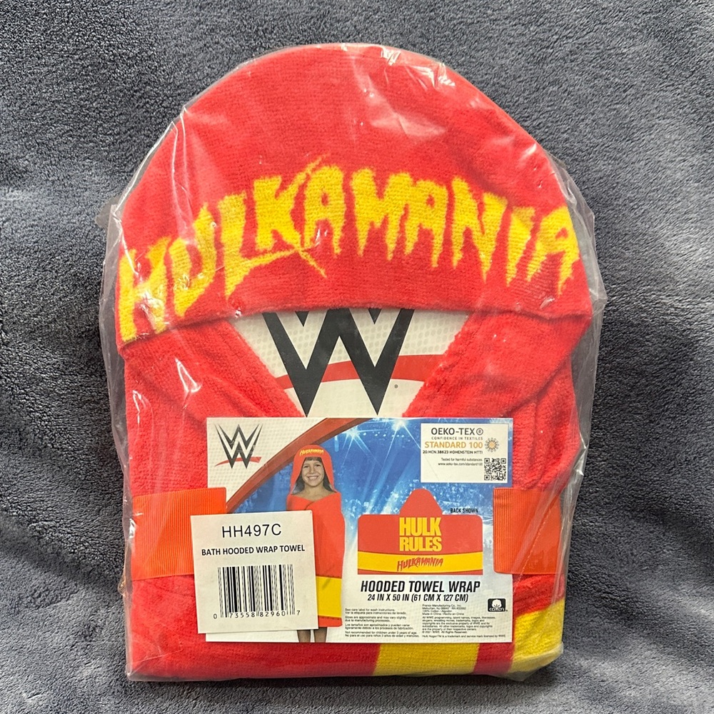 WWE Hulkamania Red Hooded Towel Wrap